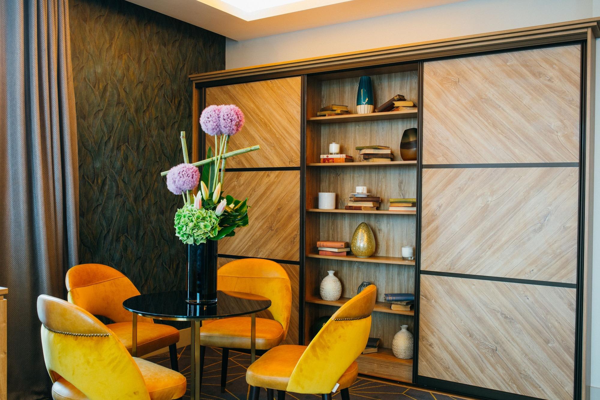 Iveagh Garden Hotel Dublin Exterior photo