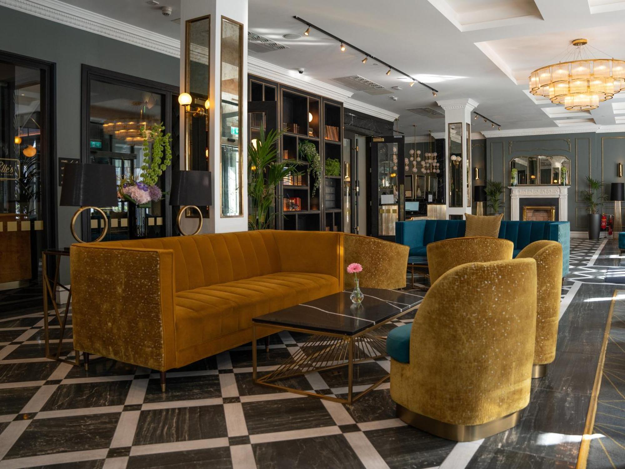 Iveagh Garden Hotel Dublin Exterior photo