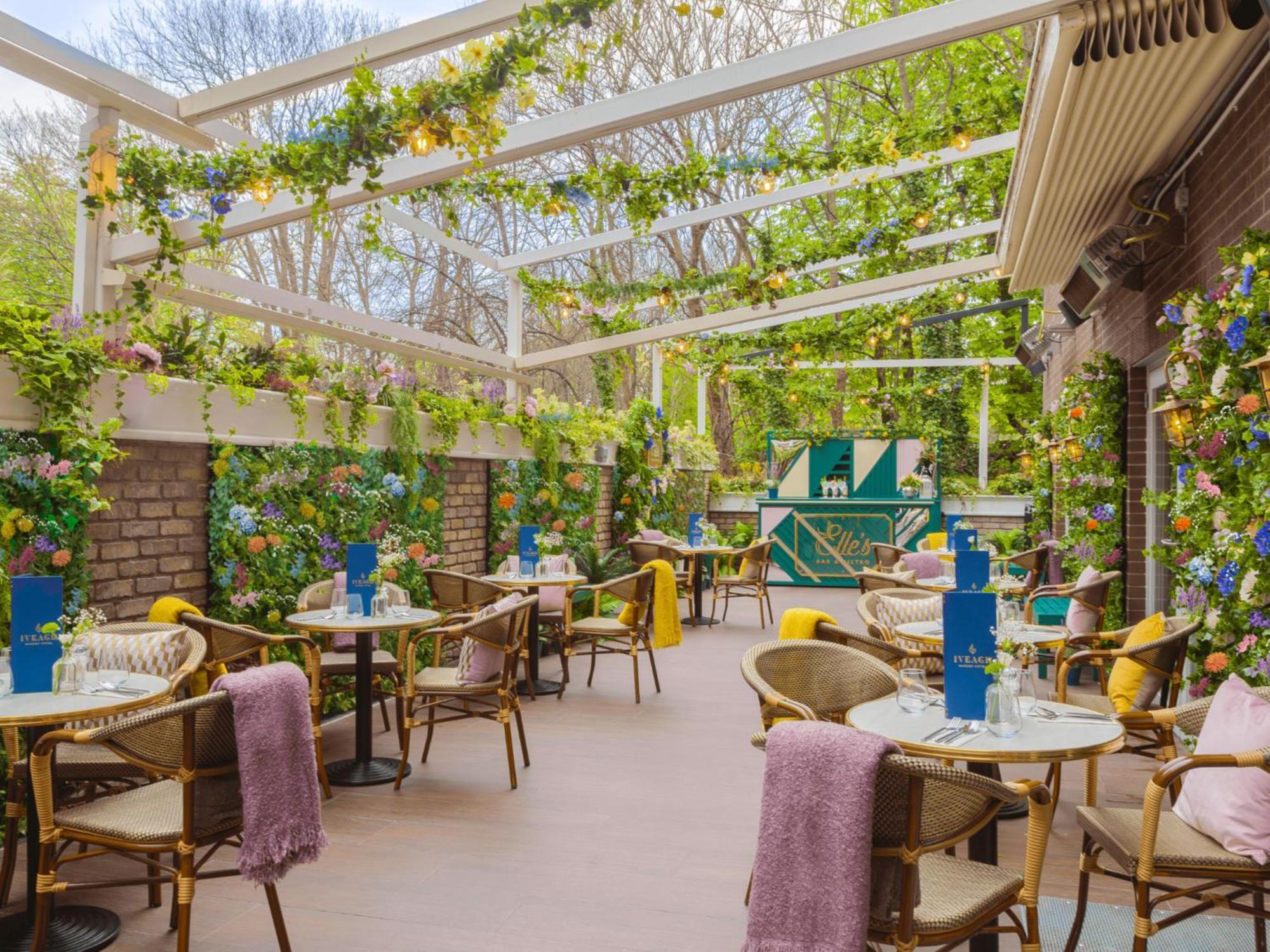 Iveagh Garden Hotel Dublin Exterior photo