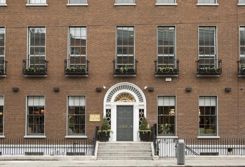 Iveagh Garden Hotel Dublin Exterior photo